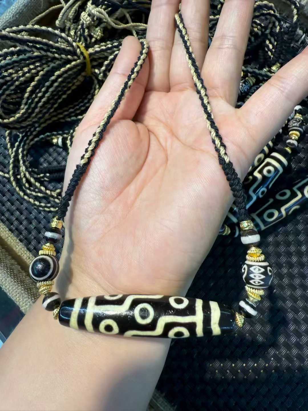 10 قطع/وحدة 9 عيون مع قلادة تن - مراجعة Ethnic Fashion Design وسعره