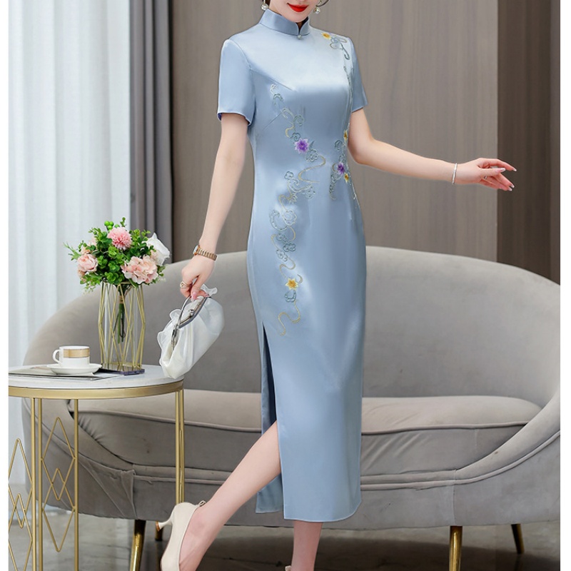المرأة العرقية نمط Aodai شيونغ - مراجعة Ao Dai Vietnam Dress وسعره
