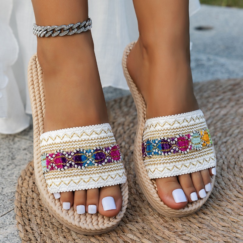 شباشب نسائية للخارج، أحذية مسط - مراجعة Ethnic Fashion Design وسعره